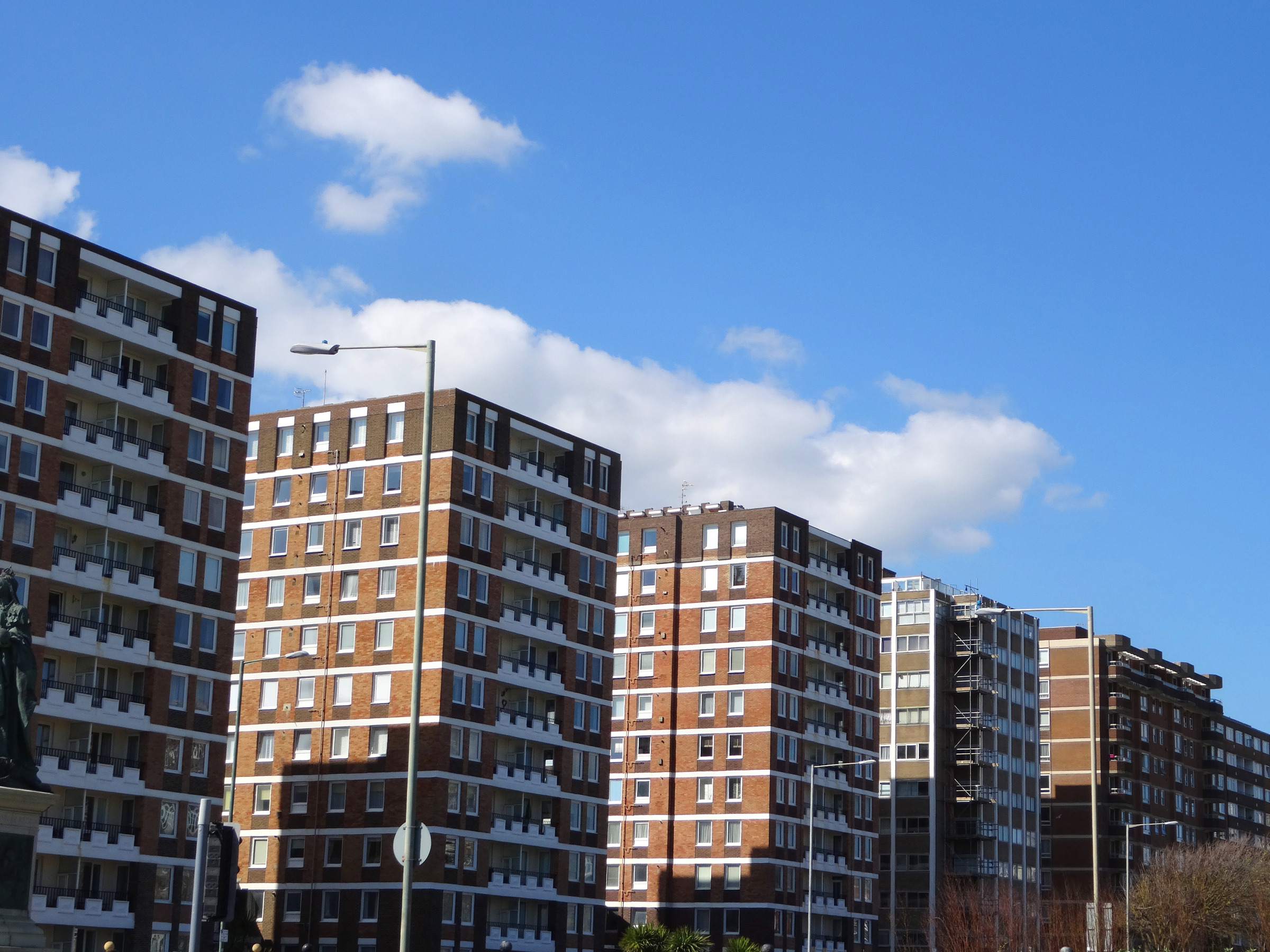 PROYECTOS RESIDENCIALES ORIENTADOS A MEJORAR EL ACCESO A LA VIVIENDA PARA LA POBLACIÓN CON DIFICULTADES DE ACCESO